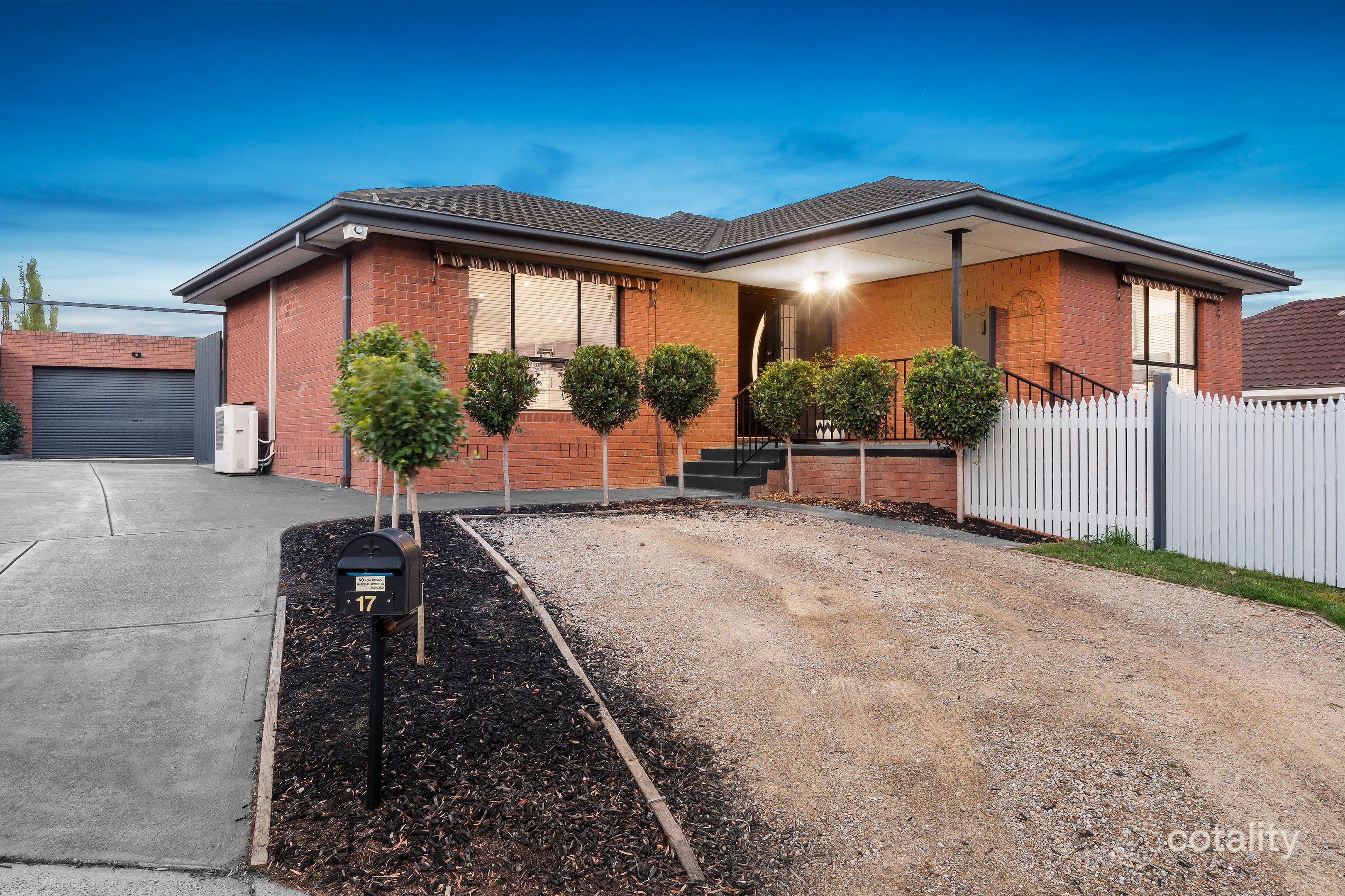 17 Whitfield Ct, Mill Park, VIC 3082