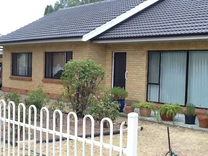 3 Charles St, Riverton, SA 5412