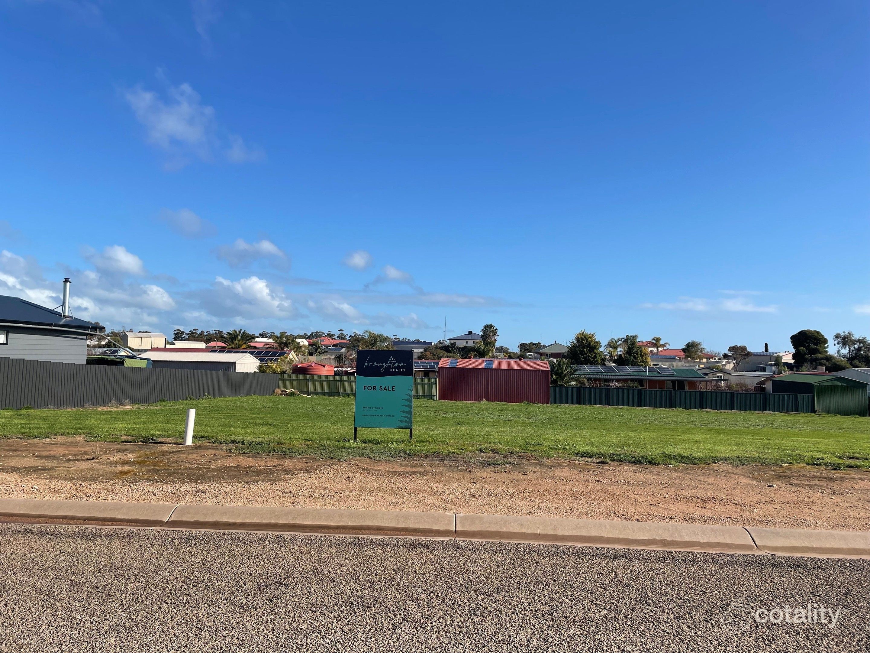 8 Moshulu St, Port Broughton, SA 5522