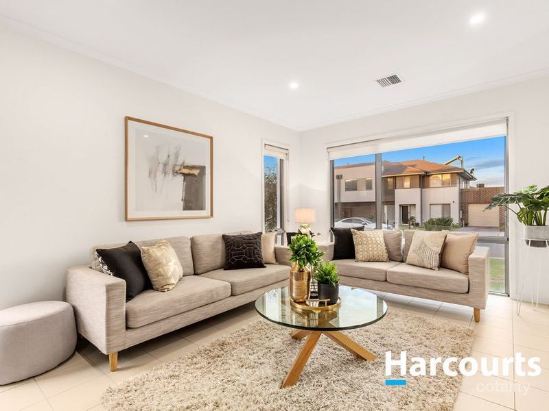 18 Grove Way, Wantirna South, VIC 3152