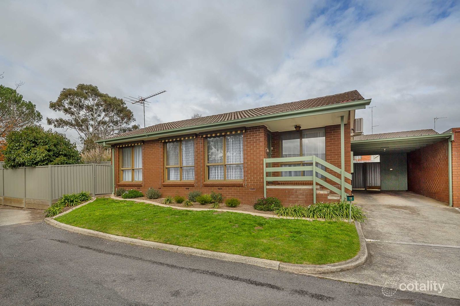 13 The Grange, Soldiers Hill, VIC 3350