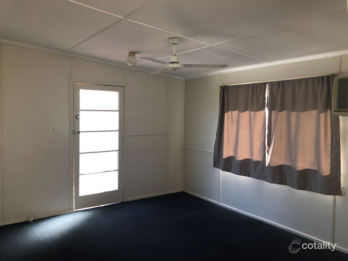 2/77 West St, The Range, QLD 4700