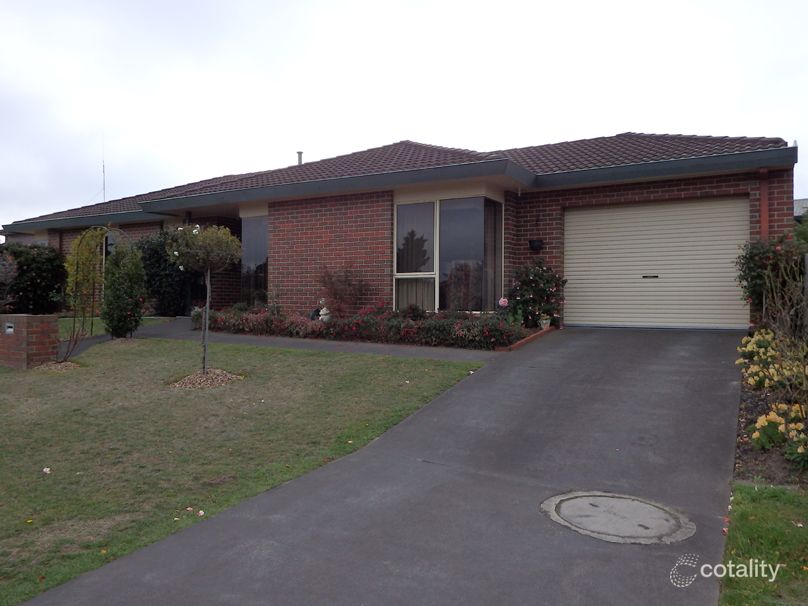 2 Loren Cl, Ballarat North, VIC 3350