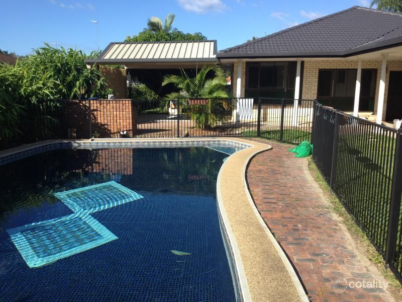13 Crinum Cres, Southport, QLD 4215