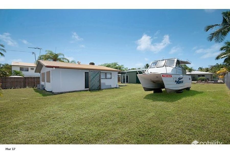 17 Pacific Dr, Blacks Beach, QLD 4740