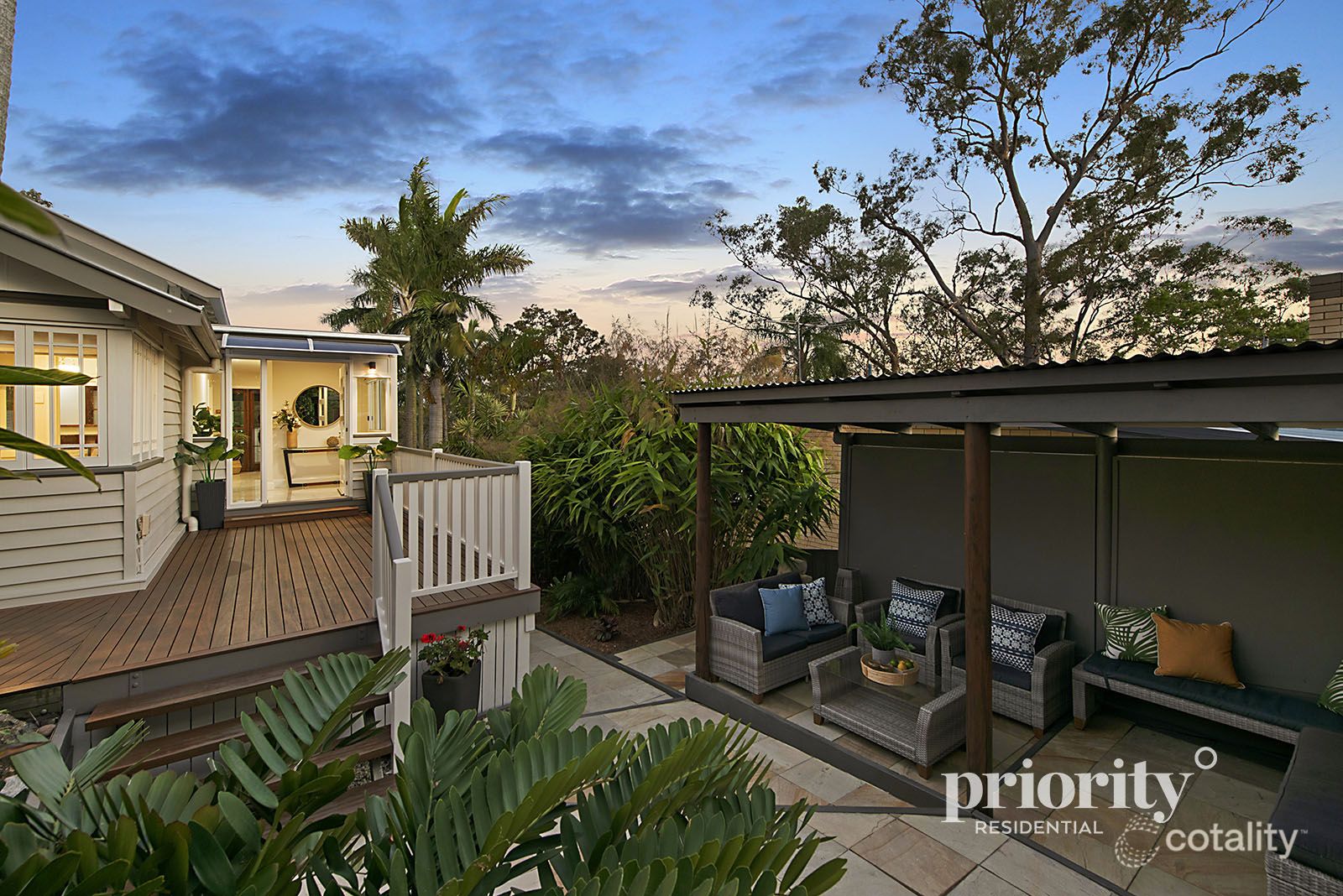 8 Henderson Rd, Everton Hills, QLD 4053