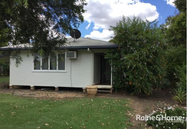 3 Augusta St, Surat, QLD 4417