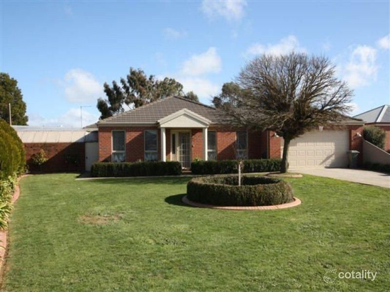 15 Douglas Cl, Miners Rest, VIC 3352