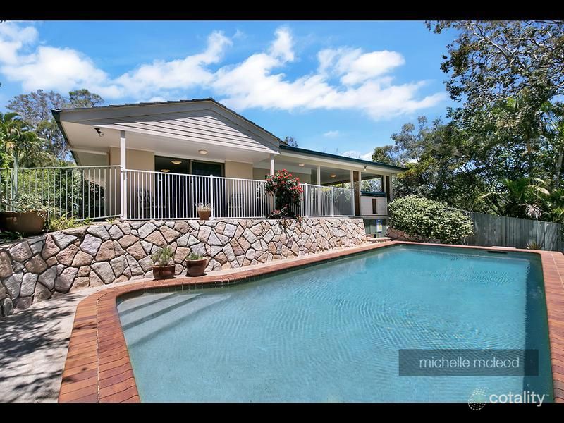 11 Dellamara St, Chapel Hill, QLD 4069