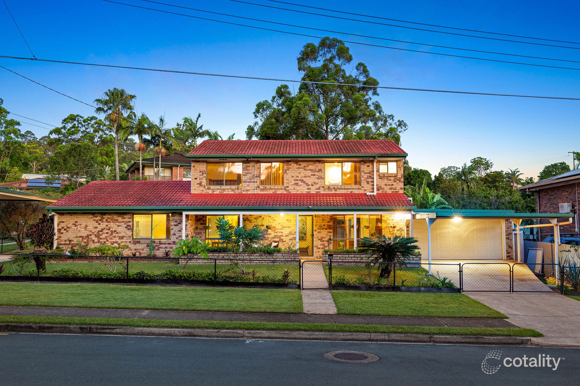 10 Bel-Air Ct, Ferny Hills, QLD 4055