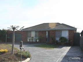 9 Momba Cl, Kurunjang, VIC 3337