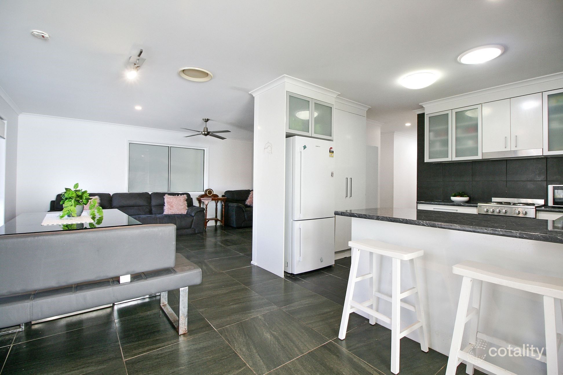 31 Kowonga St, Pacific Paradise, QLD 4564