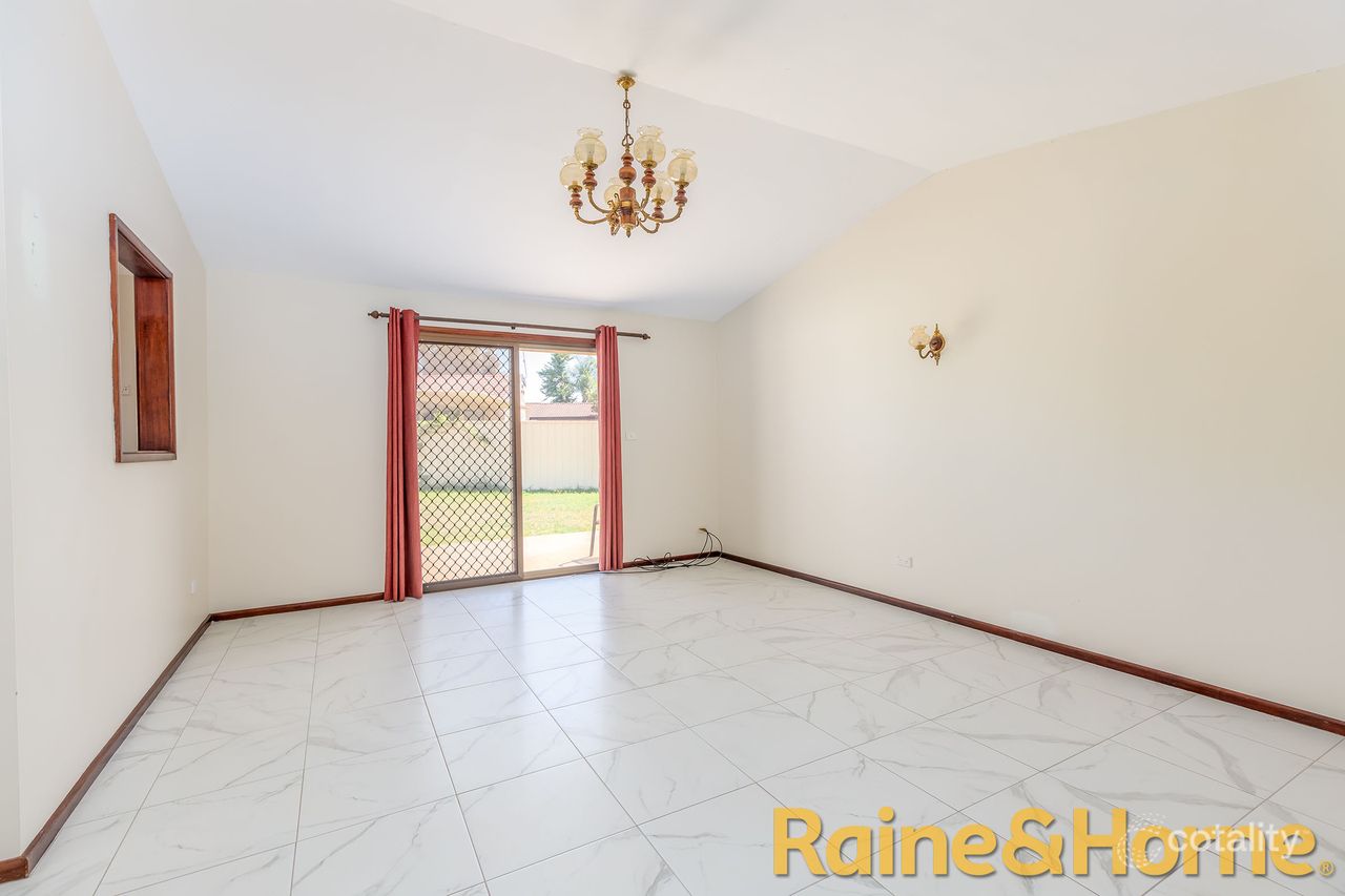 4 Parkland Pl, Dubbo, NSW 2830