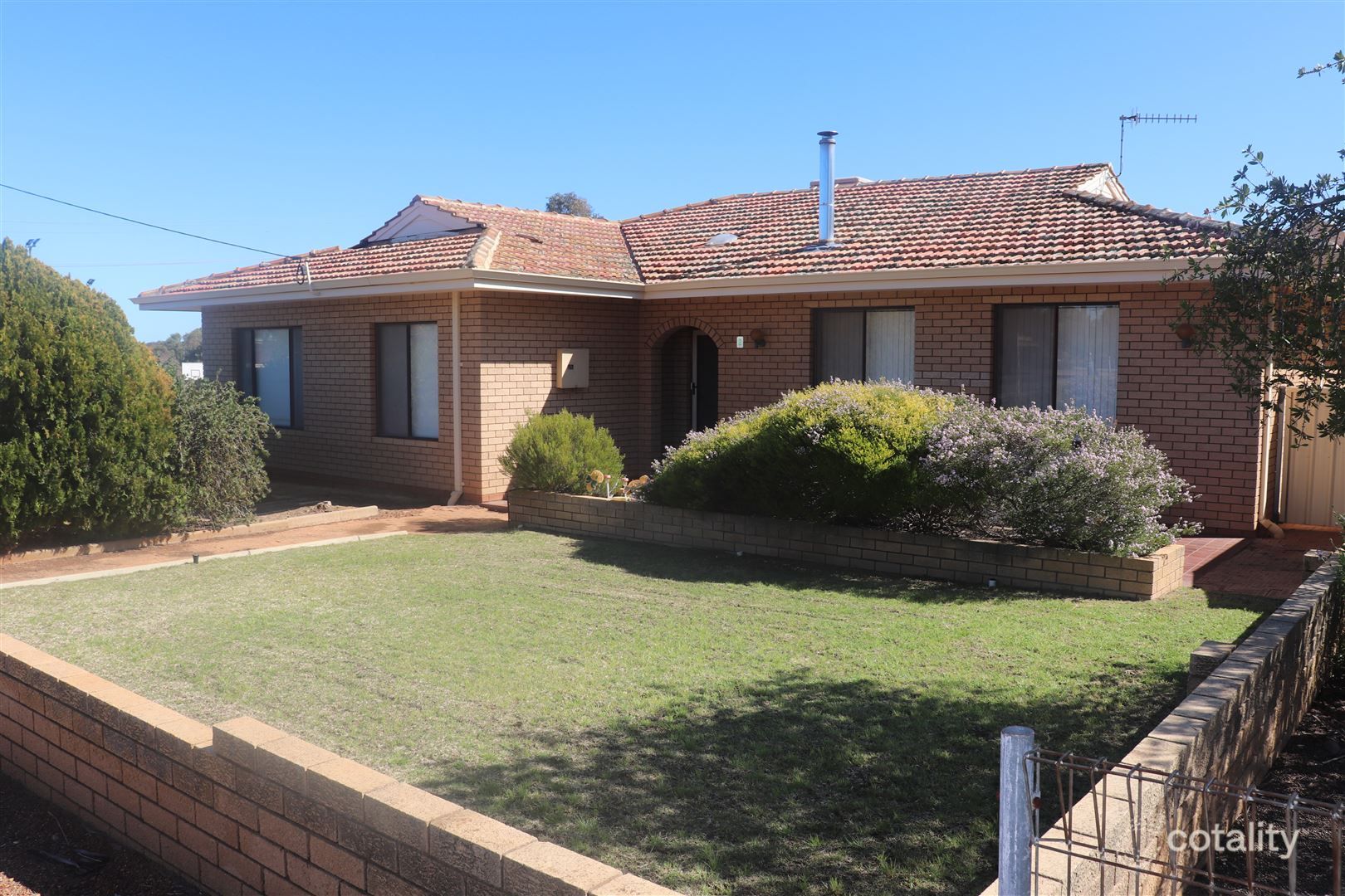 4 Mitchell St, Wongan Hills, WA 6603