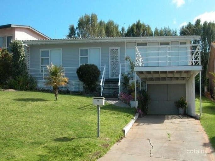 19 Investigator Cres, Encounter Bay, SA 5211