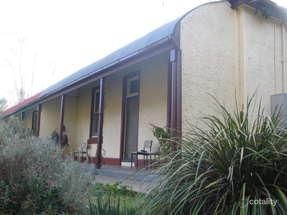 15 Warenda Rd, Clare, SA 5453