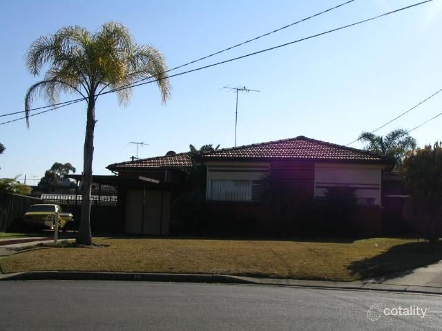 40 Dredge Ave, Moorebank, NSW 2170