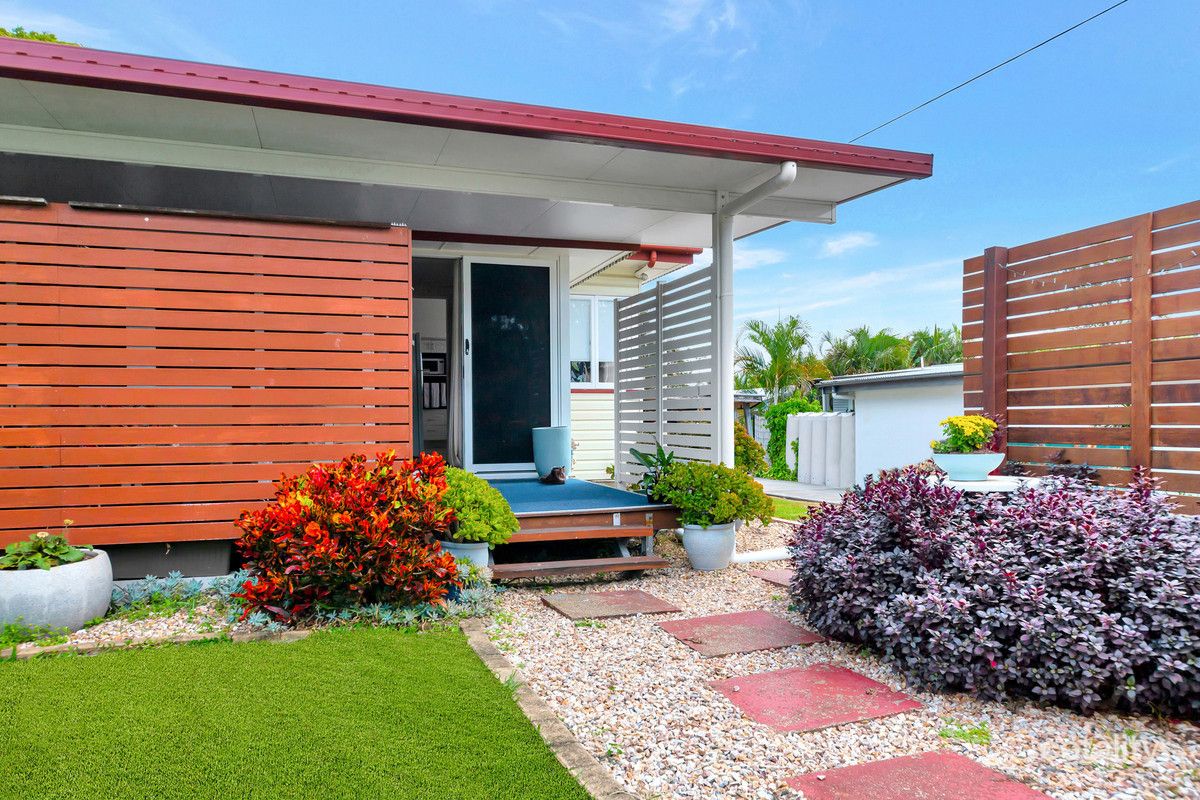 10 Burton St, North Booval, QLD 4304