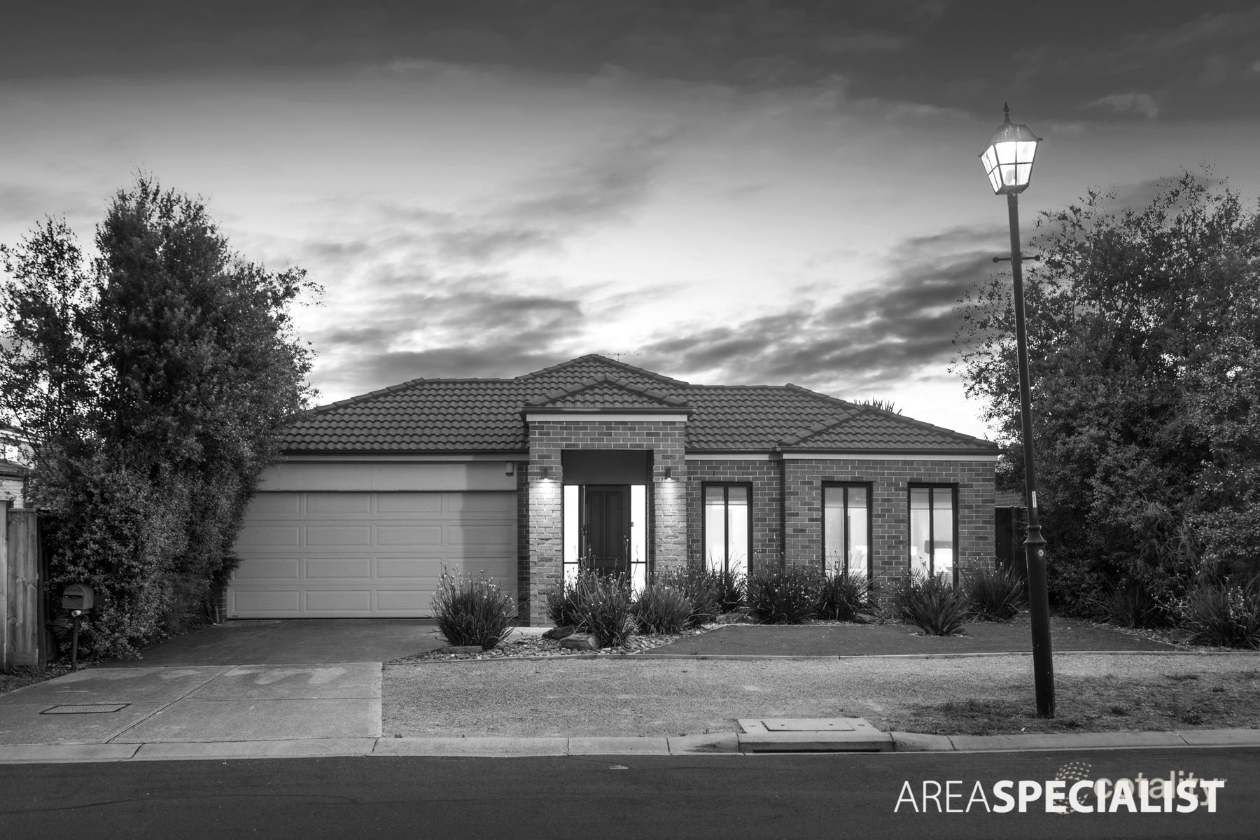 17 Dickerson Way, Caroline Springs, VIC 3023