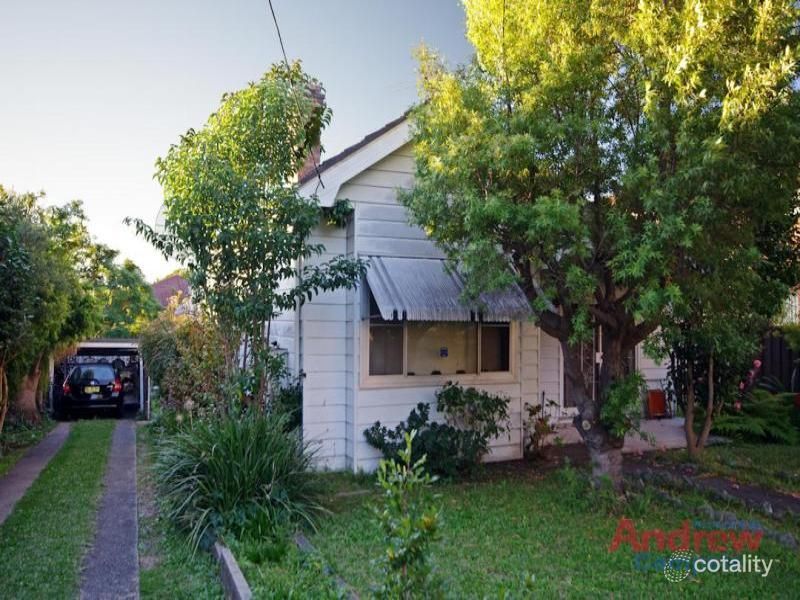 3 Fletcher St, Campsie, NSW 2194