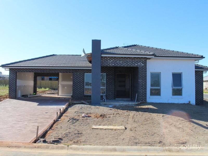 35 Spring Farm Dr, Spring Farm, NSW 2570