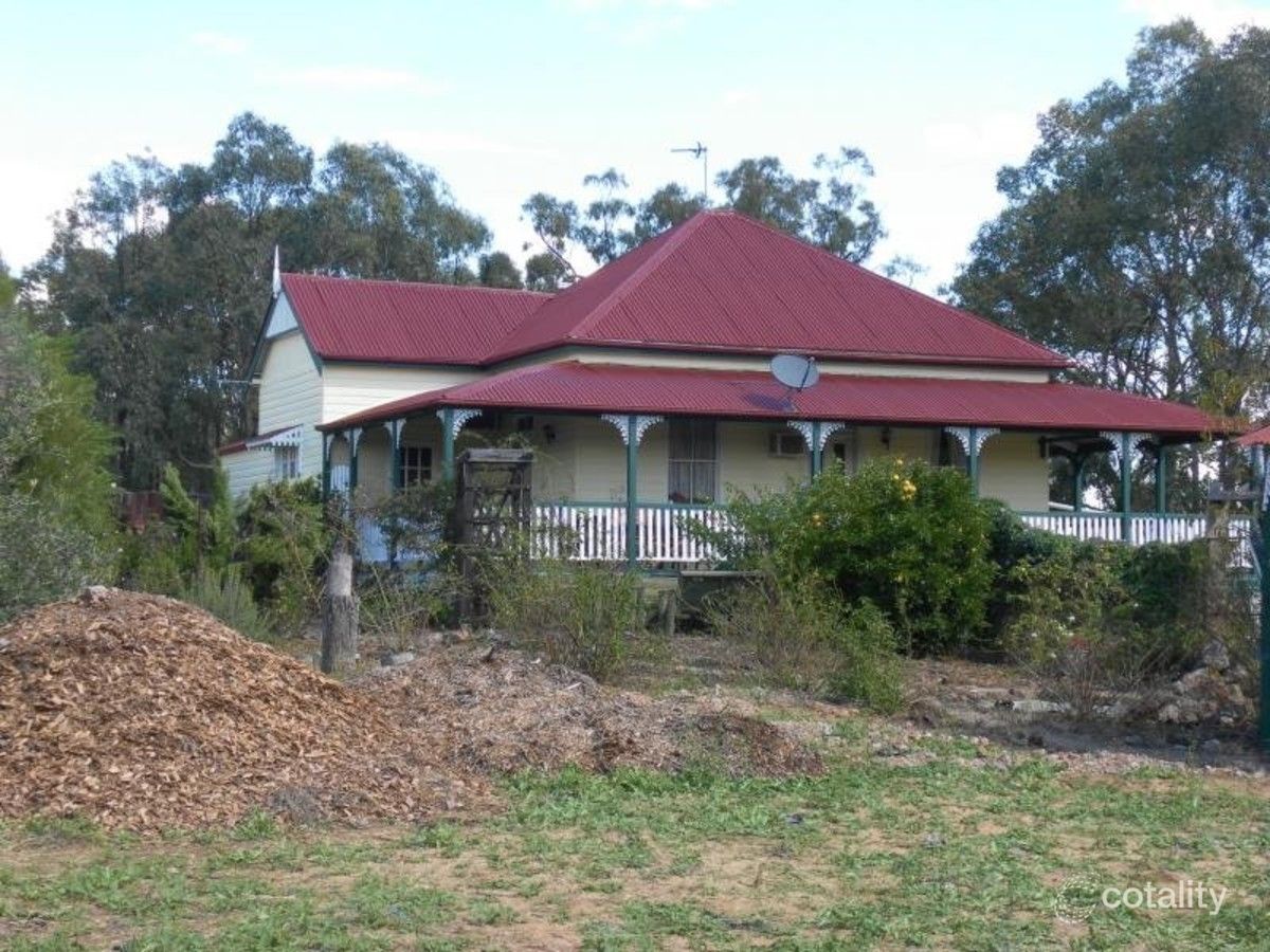 16 Major St, Leyburn, QLD 4365