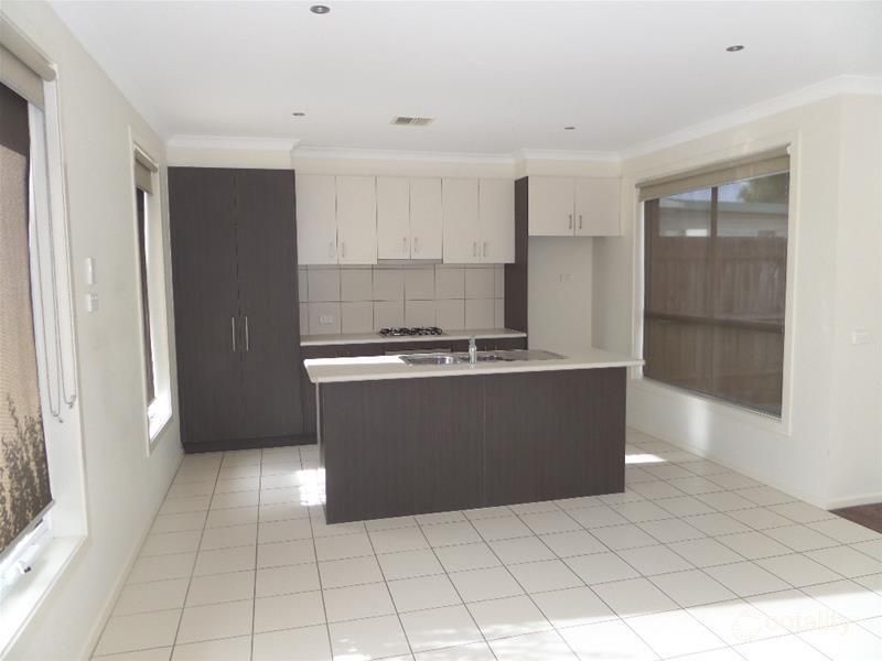 1/34 Station Lake Rd, Lara, VIC 3212