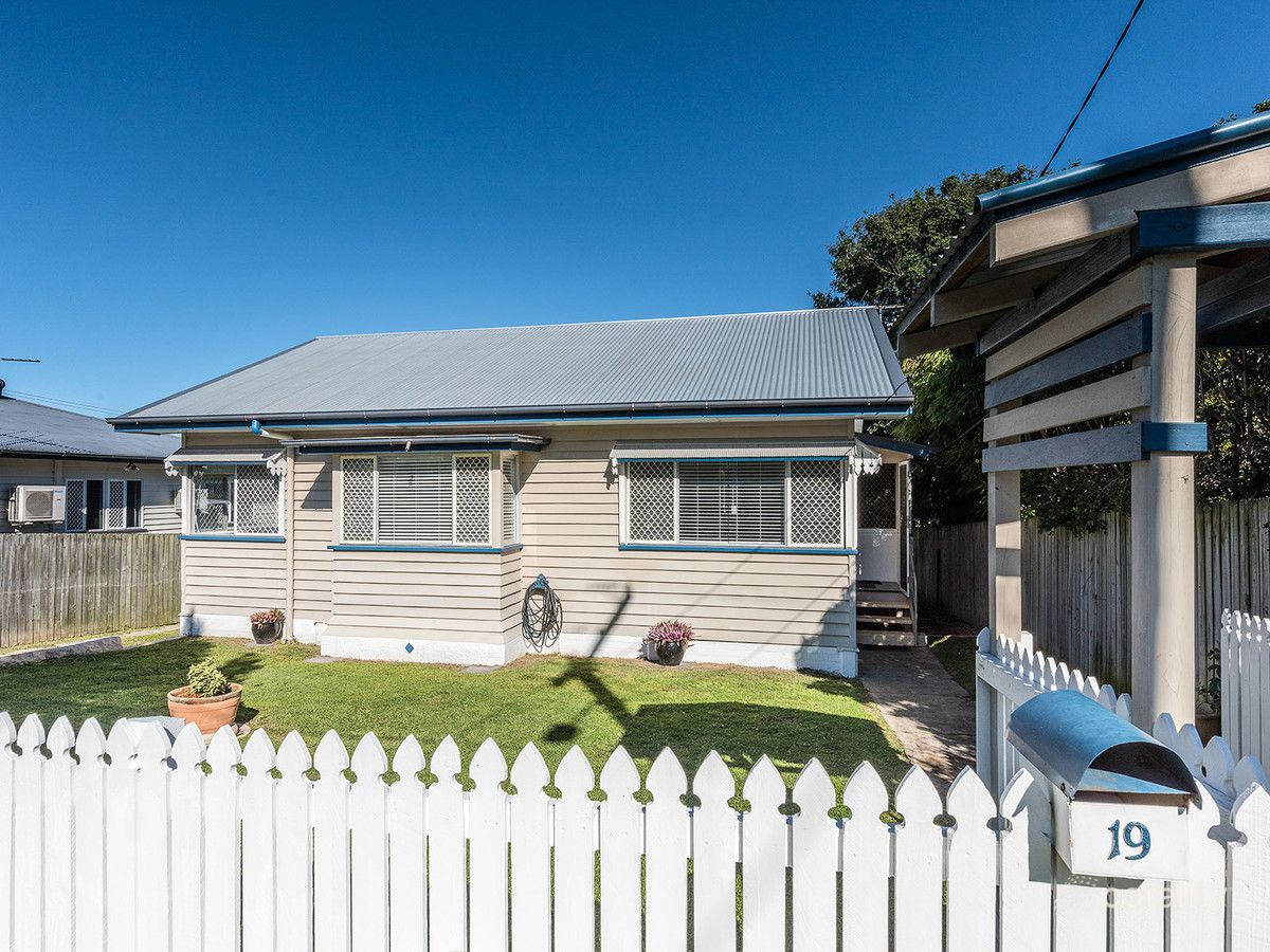 19 Avesnes St, Holland Park, QLD 4121