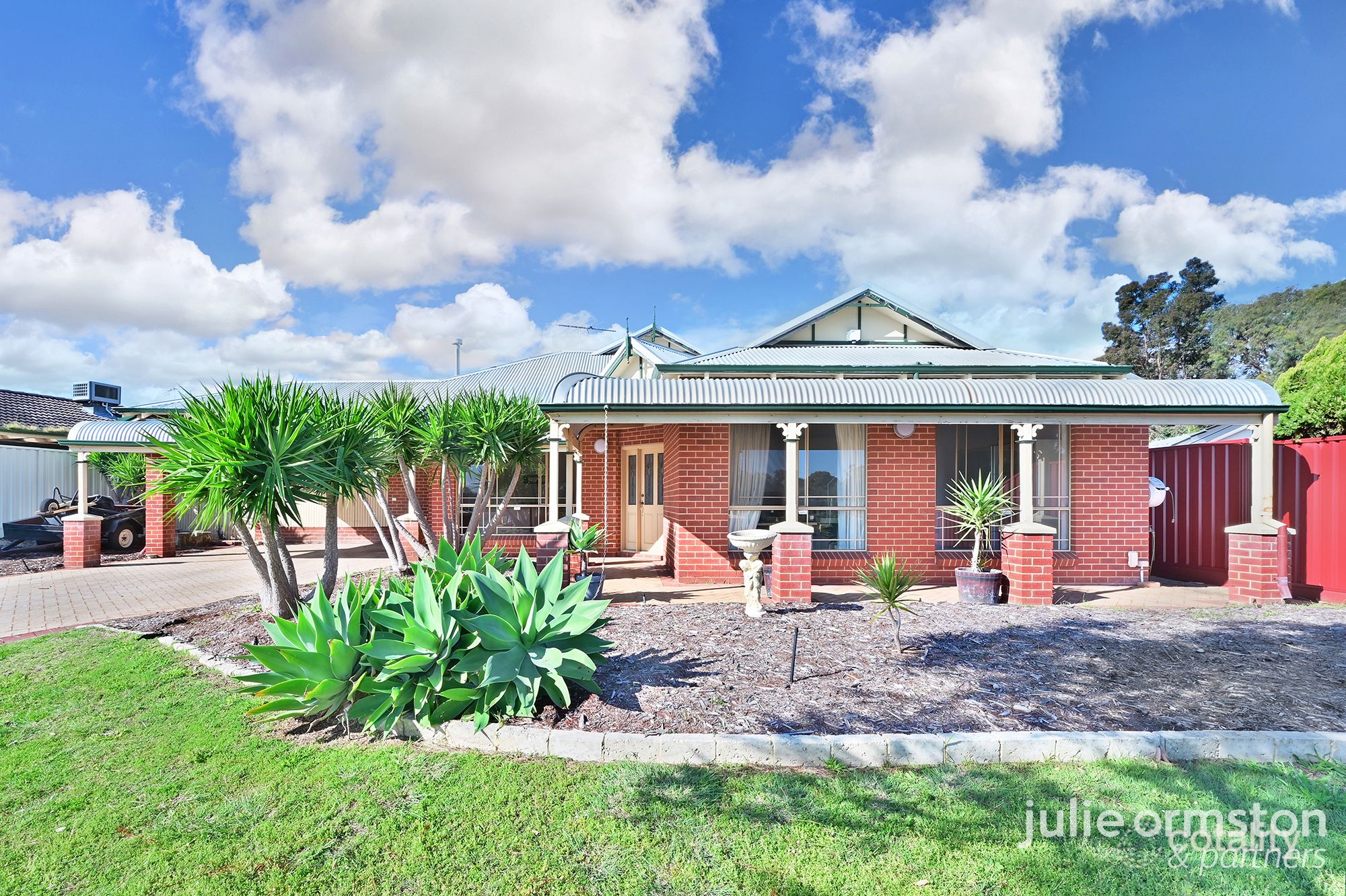 10 Camarino Dr, Woodvale, WA 6026