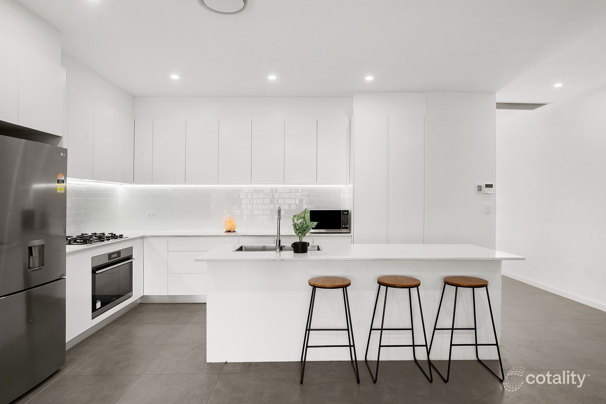 10 Highland Cres, Thirlmere, NSW 2572