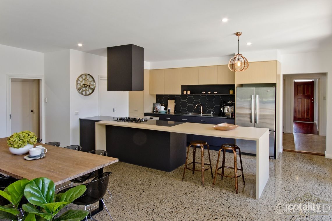 25 Eden Ave, Bellevue Heights, SA 5050