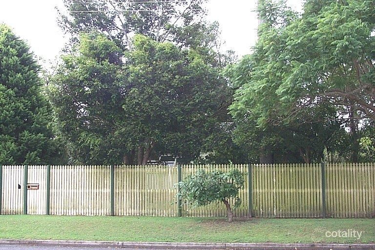 12 Daveson Rd, Birkdale, QLD 4159