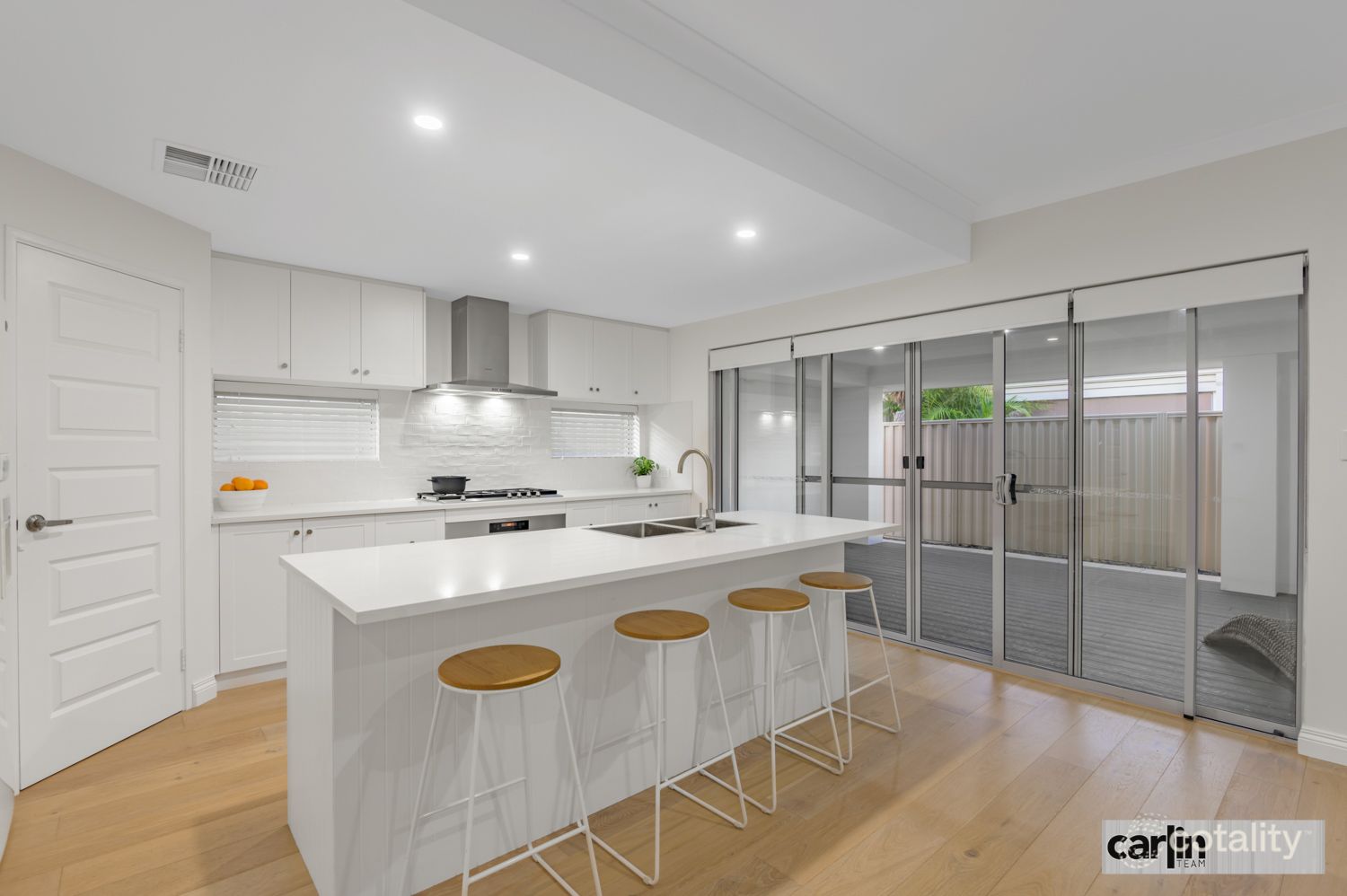 32 Splash Tce, Lake Coogee, WA 6166