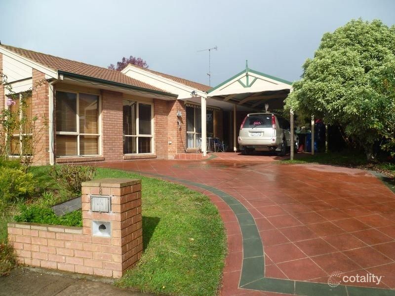 8 Frances Cres, Cranbourne North, VIC 3977