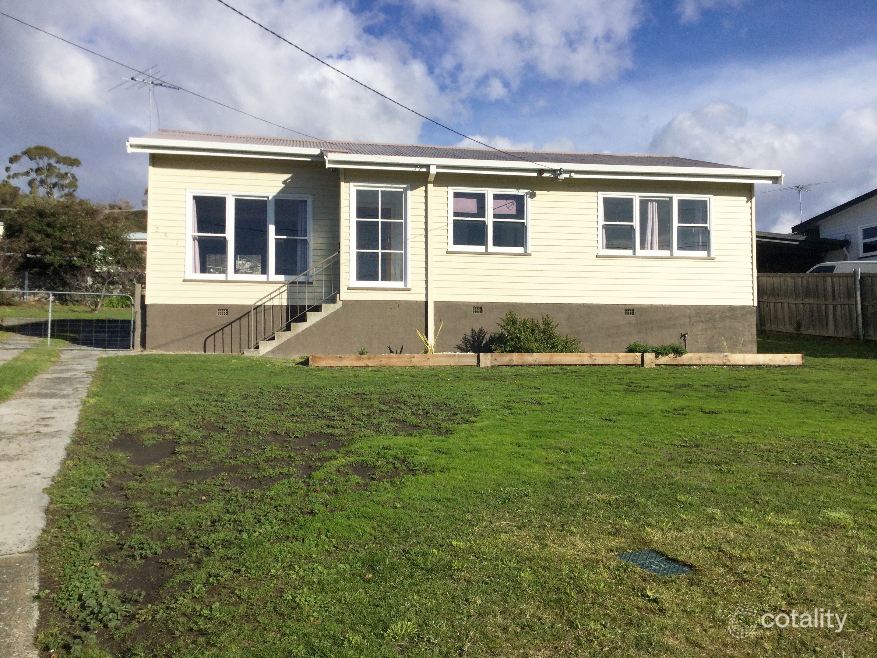 251 Cambridge Rd, Warrane, TAS 7018