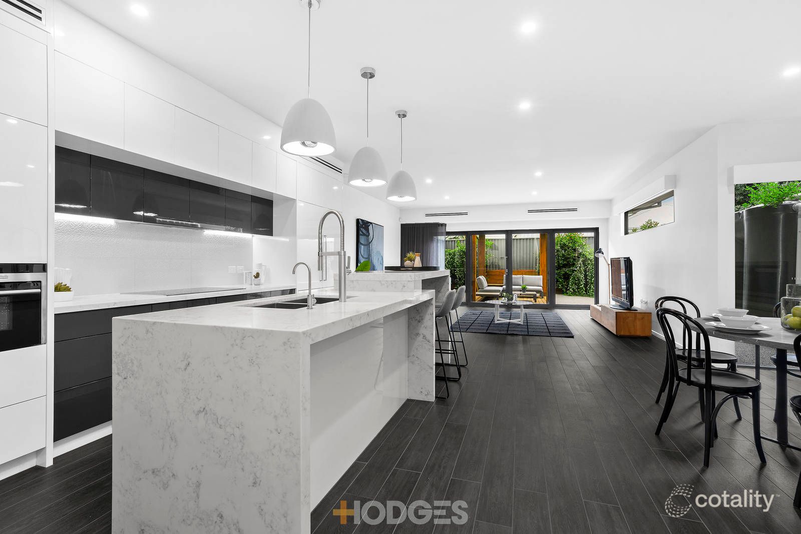 2/1 Liverpool St, Rippleside, VIC 3215