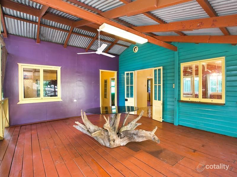 33 Hibiscus Lane, Holloways Beach, QLD 4878
