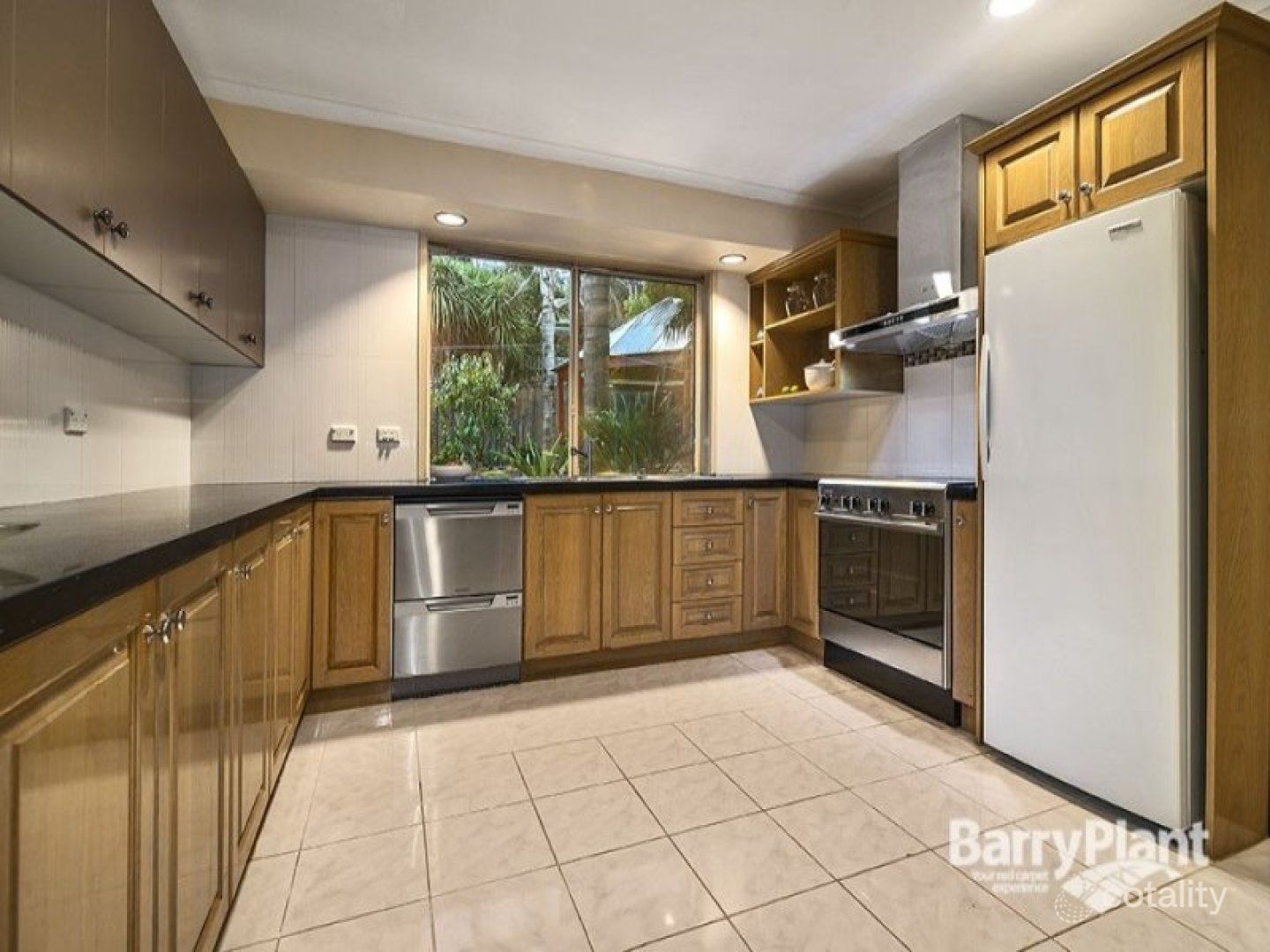 33 Warralong Ave, Greensborough, VIC 3088