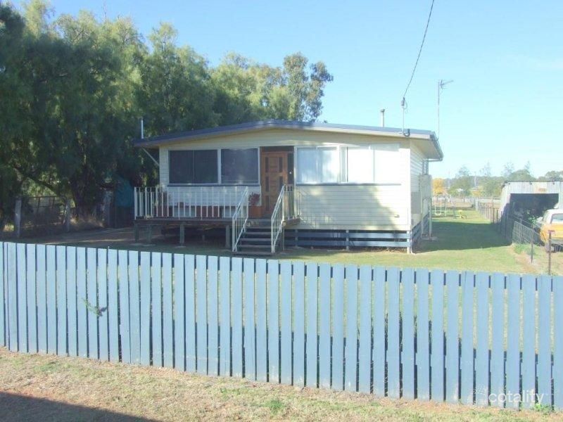 10 Hartwig St, Goombungee, QLD 4354