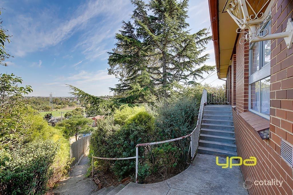 12 Leech Ct, Jacana, VIC 3047