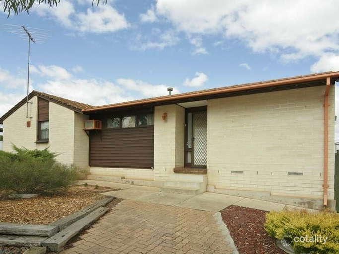 33 Coorara Ct, Craigmore, SA 5114