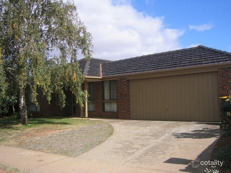 27 Derwent Rd, Werribee, VIC 3030
