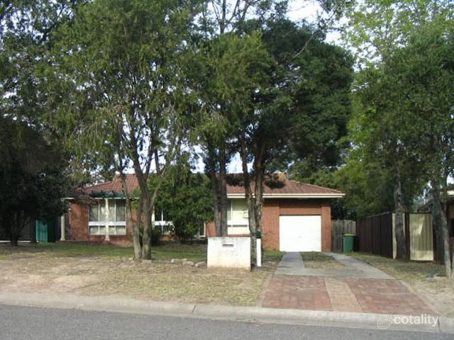 11 Chad Pl, St Clair, NSW 2759