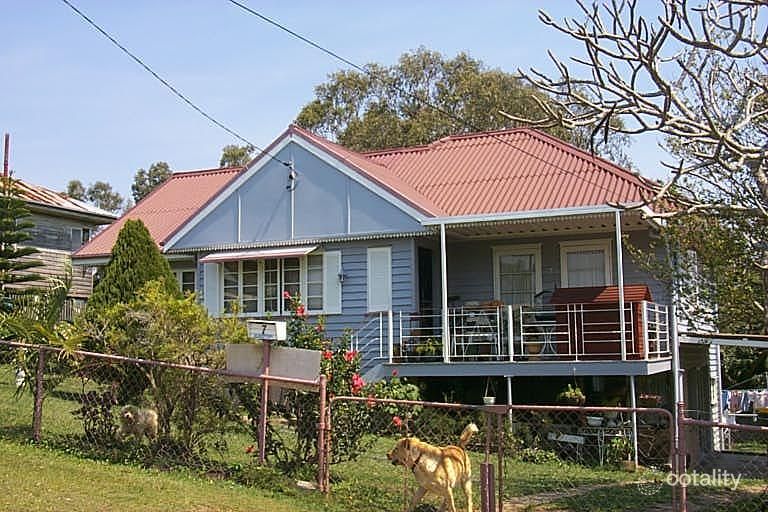 7 Hall Ave, Norman Park, QLD 4170