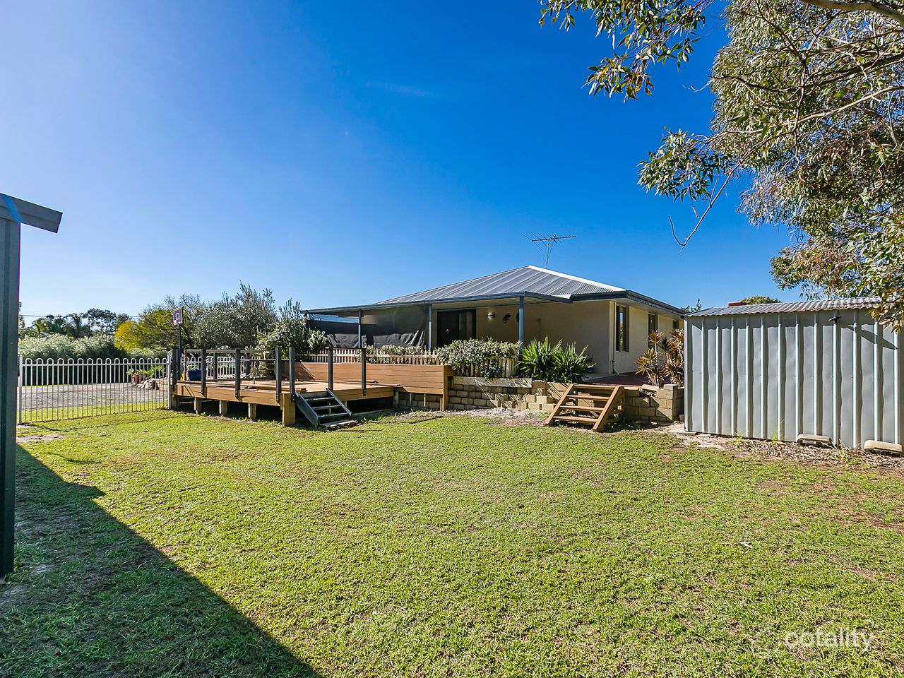 16 Upperthong St, Bullsbrook, WA 6084