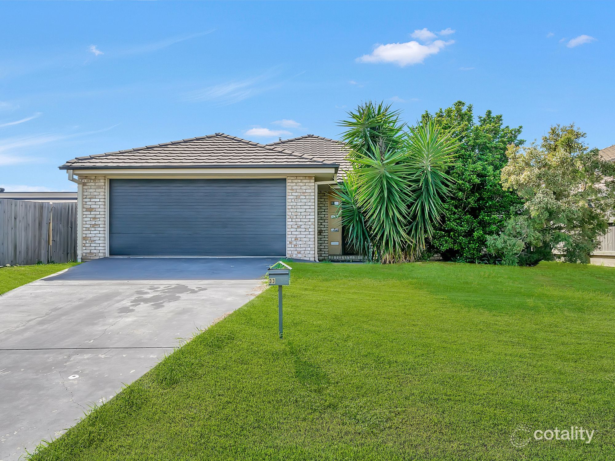 33 Dornoch Cres, Raceview, QLD 4305