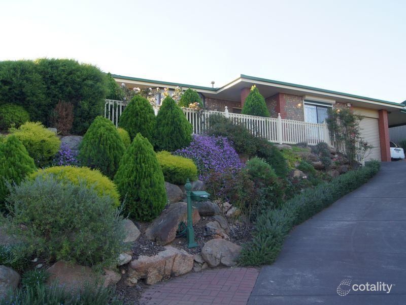 1 Maidment Ct, Wynn Vale, SA 5127