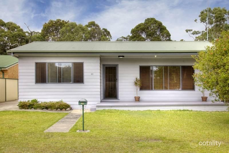 41 St Johns Dr, Croudace Bay, NSW 2280