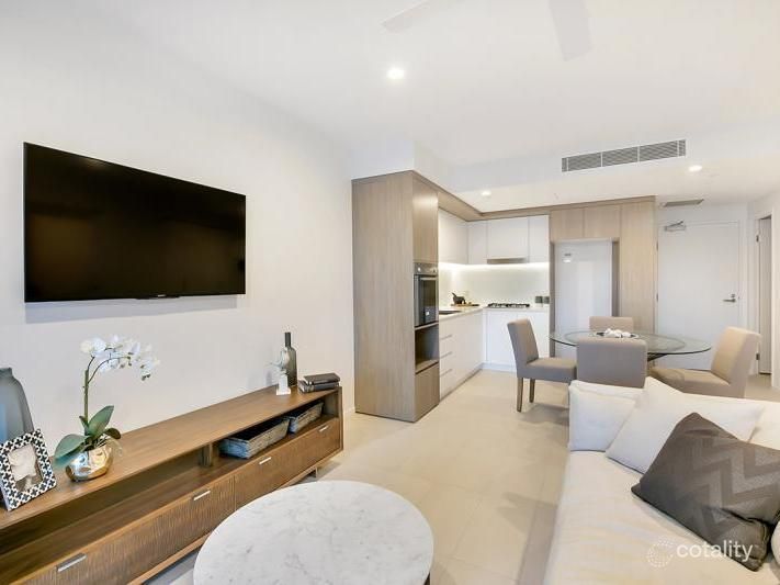 1076/123 Cavendish Rd, Coorparoo, QLD 4151