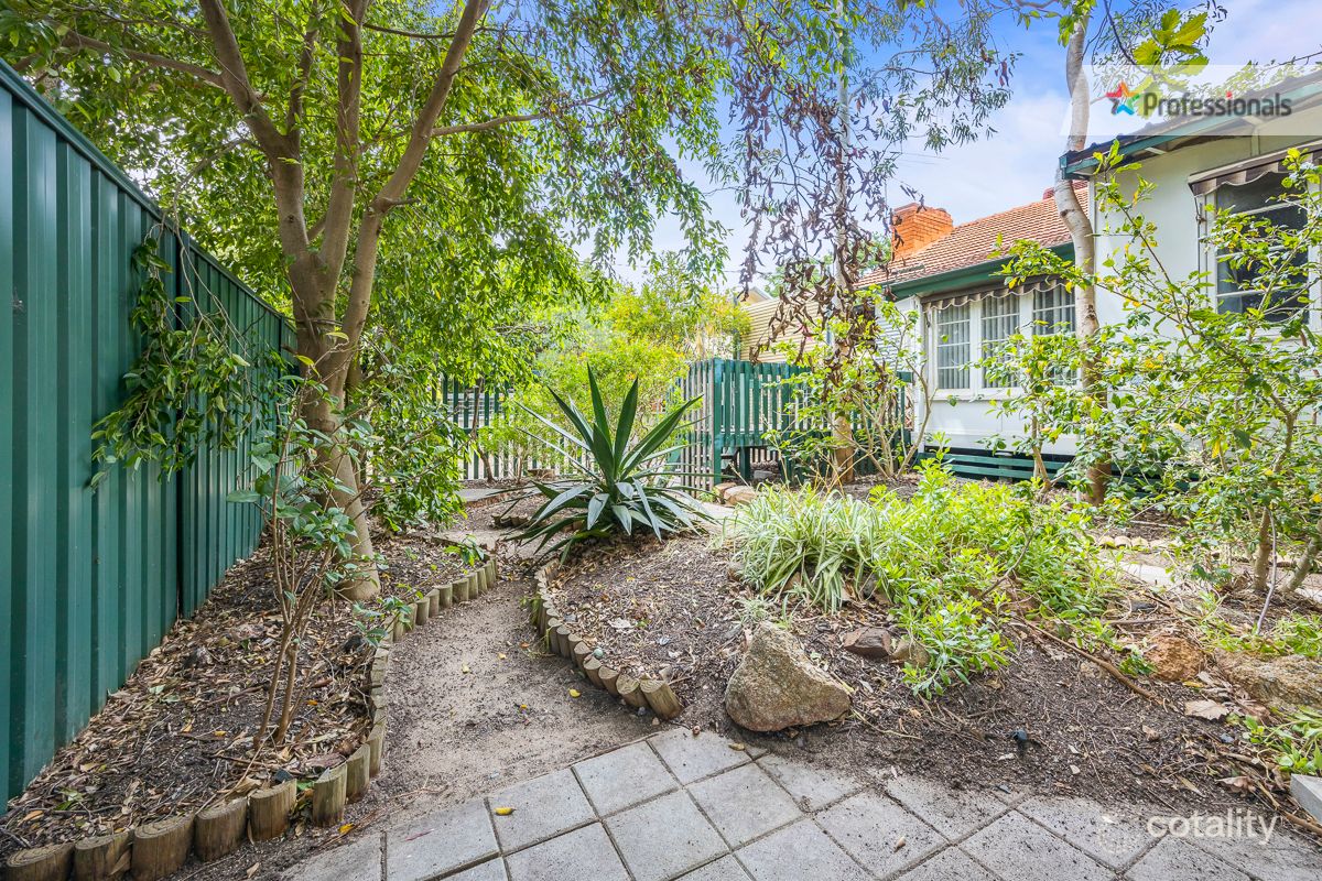 13 Kalara Rd, Koongamia, WA 6056